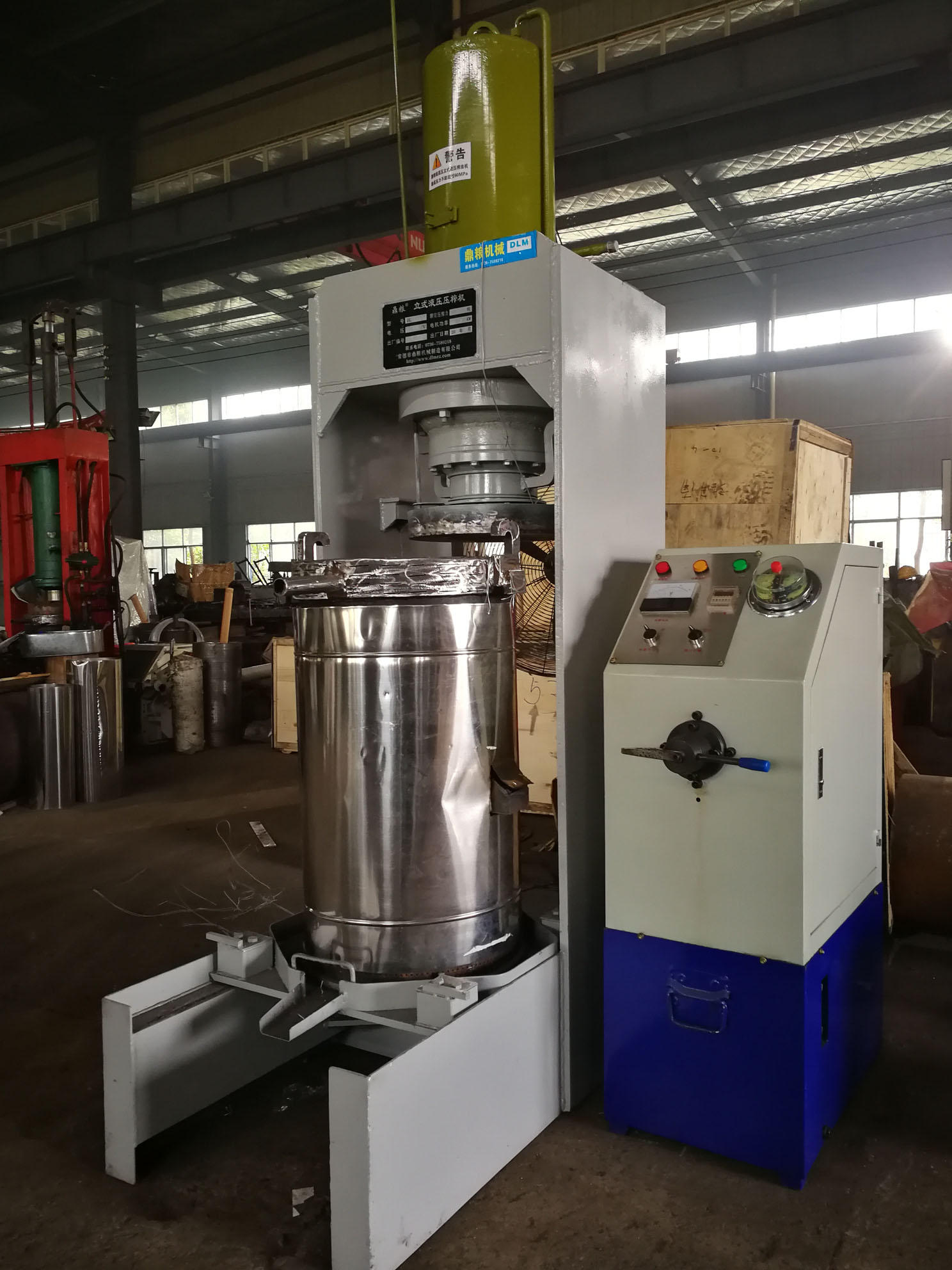 不銹鋼超高壓立式液壓壓榨機，果汁壓榨機，果渣壓榨機，藥材壓榨，油渣處理，白土壓榨